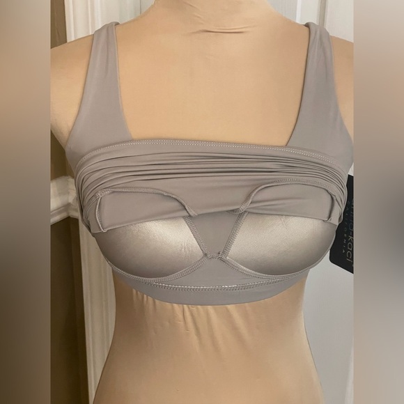 Anna-Kaci Athletic Crop Top NWT Medium - Picture 7 of 11